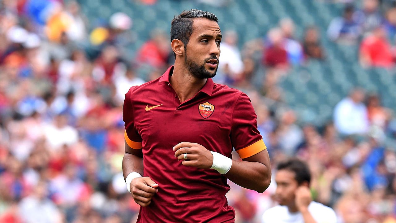 Chelsea, Man United in battle for Roma defender Benatia